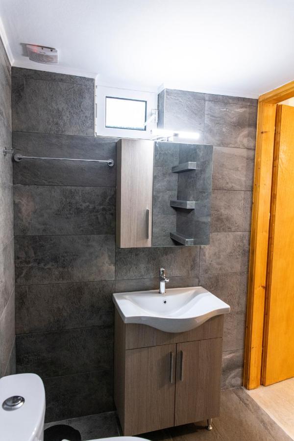 Walnut Home Apartment Near Ancient Olympia Kréstena Exterior foto